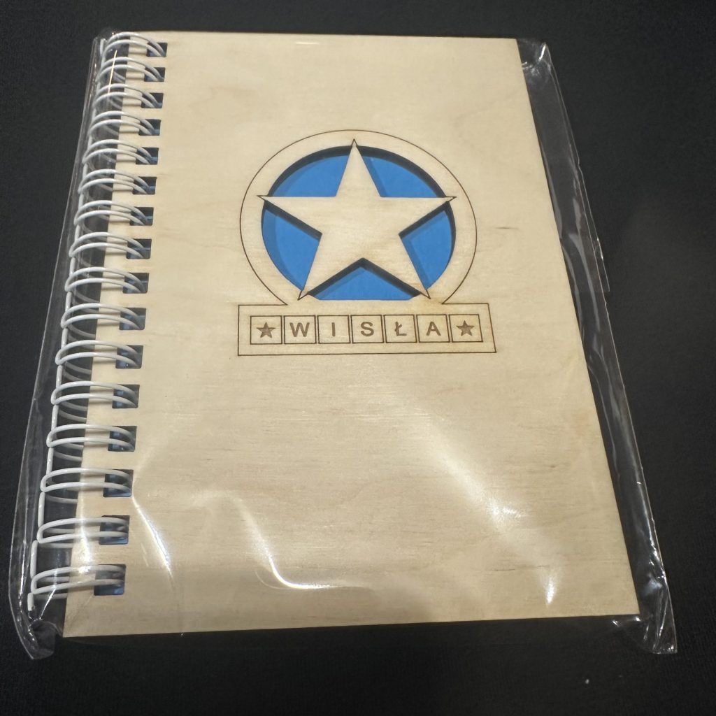 drewniany notes Gwiazda na niebieskim tle