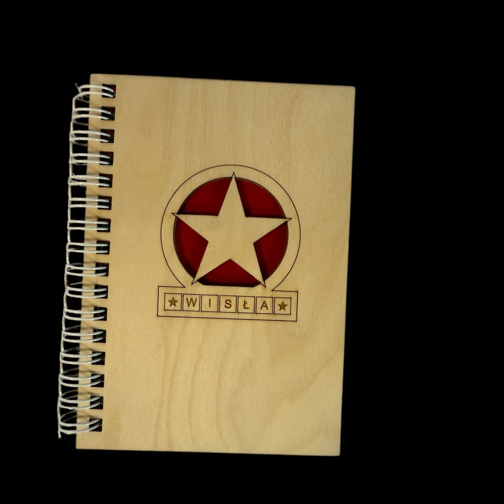 Drewniany notes gwiazda na czerwonym tle